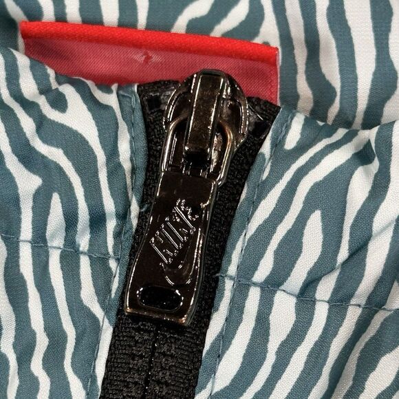 Nike Windrunner Jacket Womens XS Green Zebra Print Lightweight‎ Hooded Full Zip - Picture 8 of 16